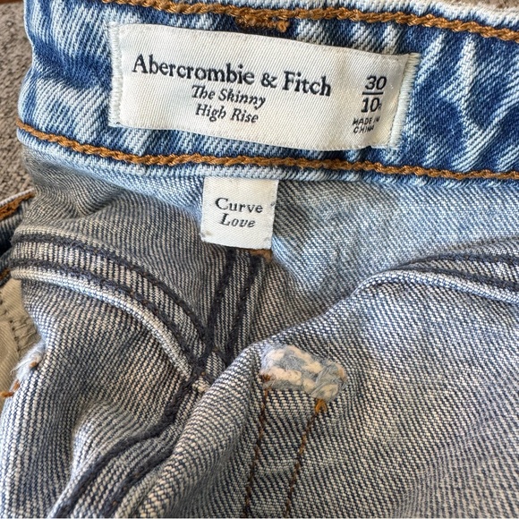 Abercrombie & Fitch Women’s The Skinny High Rise 10R Curve Love Jeans - Picture 2 of 6